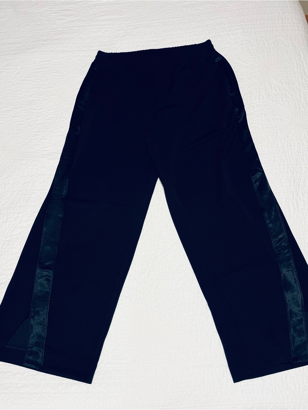 OFFLINE by Aerie ChillUp Satin Track Pants in Black Size Small - Picture 3 of 6